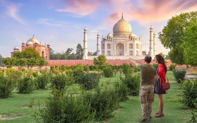 Taj Mahal and Agra Fort Tour From Delhi by First-Class Luxury Vehicle
