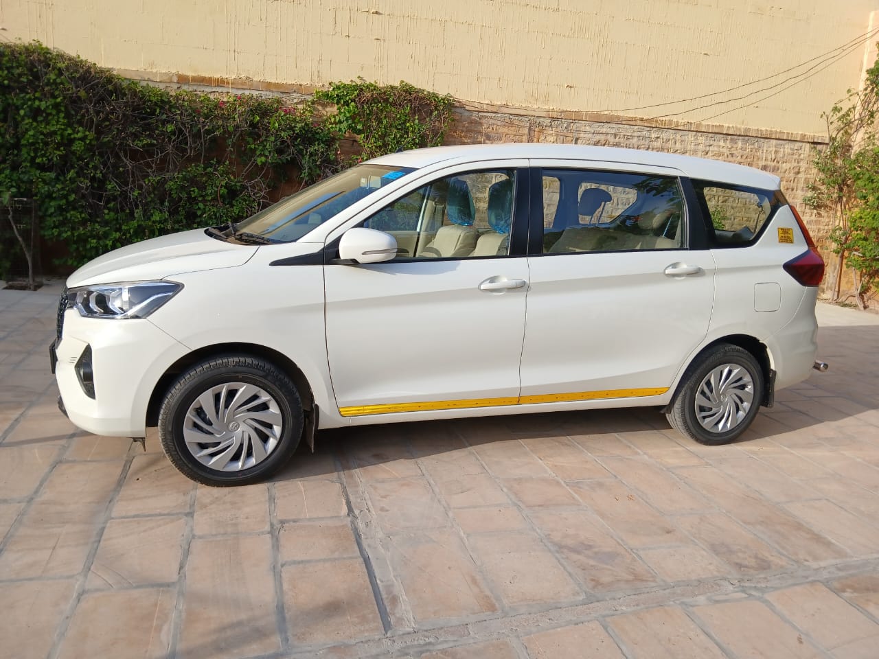 Sameday Taj Mhal By Ac Crysta Innova